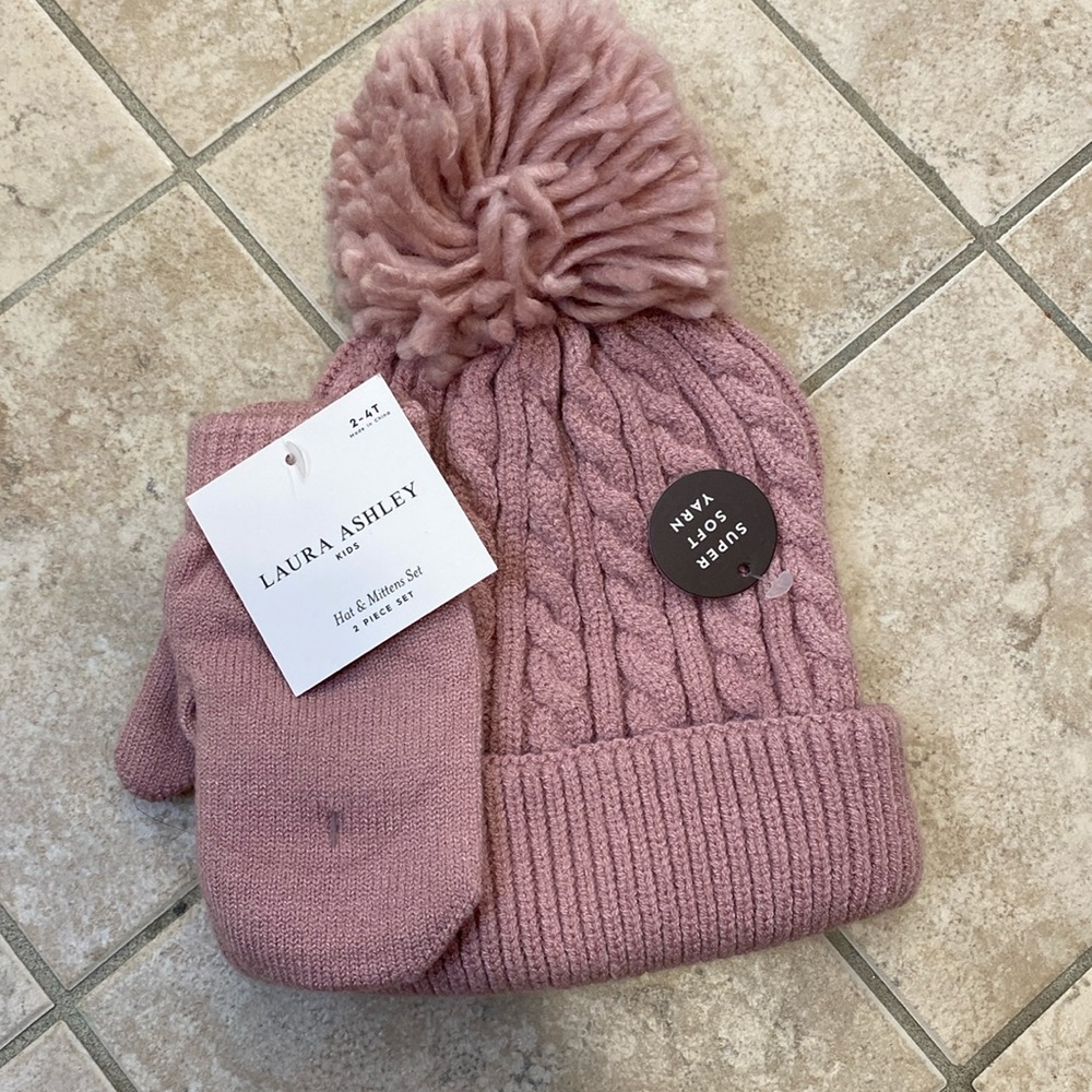 Laura Ashley hat and mittens set , NWT size 2-4T